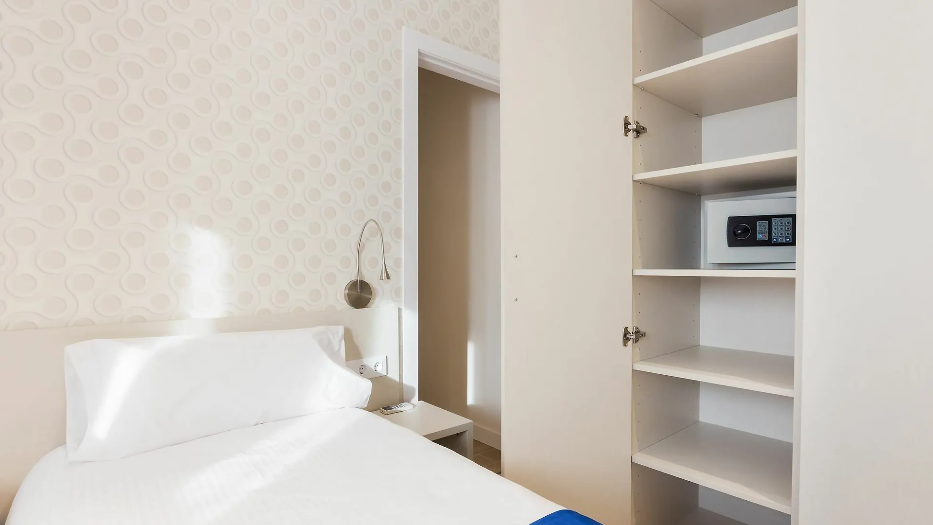 Barcelona Apartments Marina 124